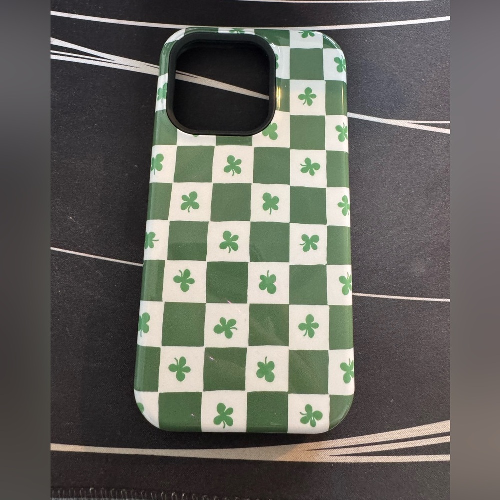 Casely magsafe iPhone 15 Pro Phone Case - shamrock St Patrick's Day